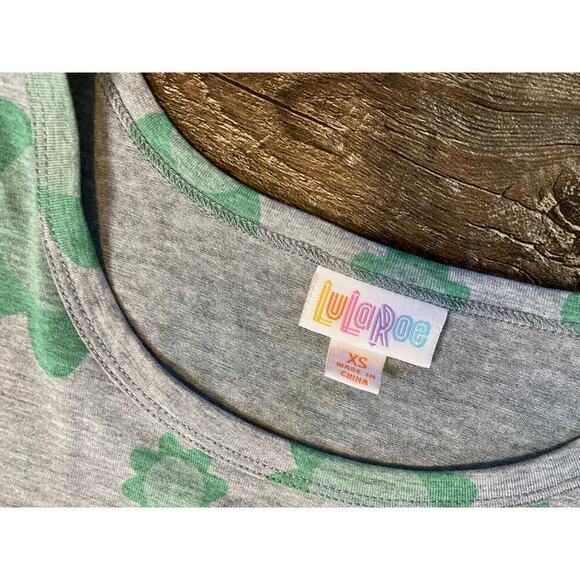 NWT LuLaRoe Carly 1 Pocket T-shirt Dress Grey With Green Flowers XS - Picture 4 of 9